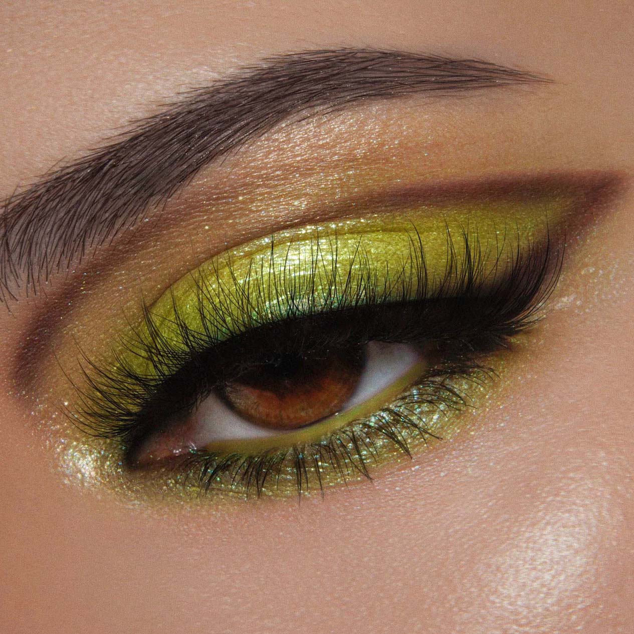 Lucent cream shadow aurora 23 - moira - Image 3